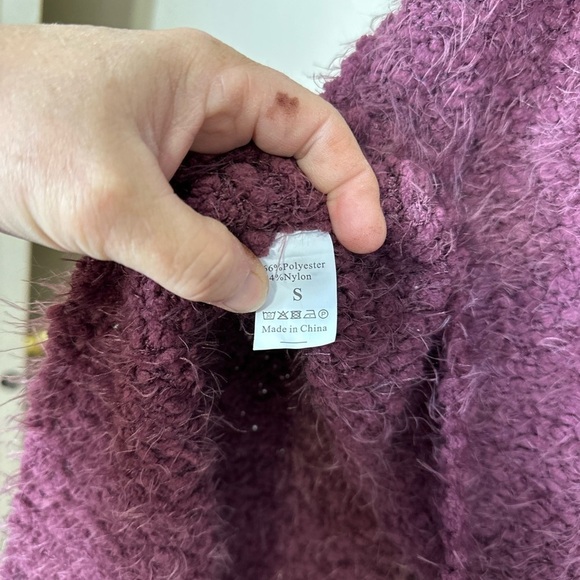 Size small. Approximately 23p2p. 33length.  Oversized. Cardigan.  Thick. Soft - Picture 6 of 8